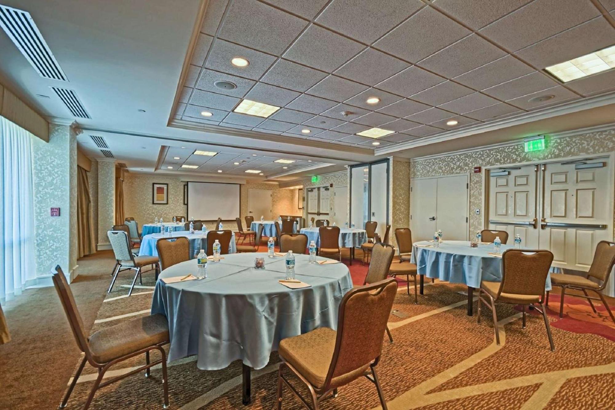 Hilton Garden Inn By Hilton Mount Laurel Exterior foto