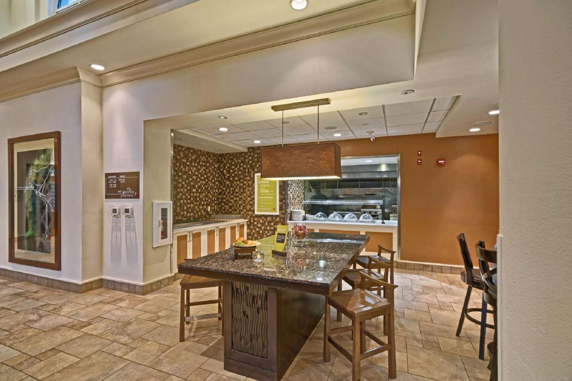 Hilton Garden Inn By Hilton Mount Laurel Exterior foto